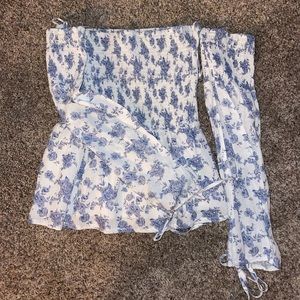 Off-the-shoulder floral long sleeve blouse